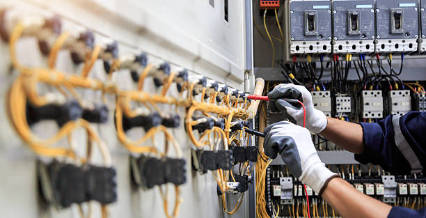 Professional Electrician technician working in Kittredge, CO